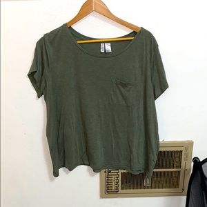 navy green t shirt